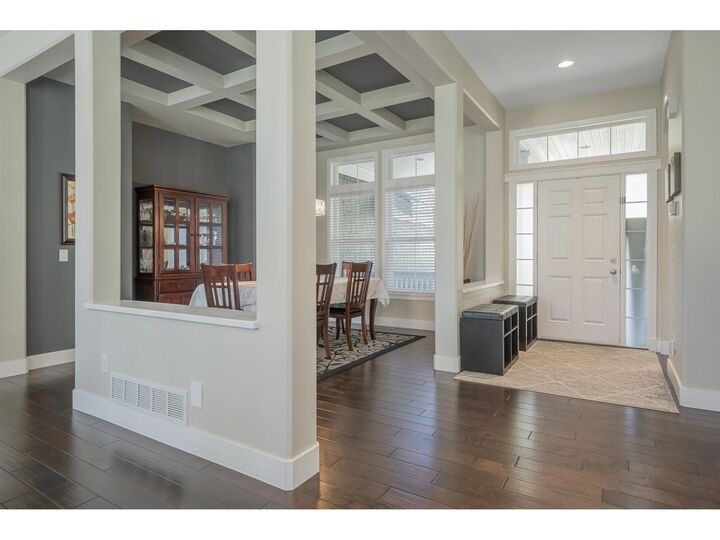 Photo de la propriété:  16364 60A Avenue  BC V3S 2H7 