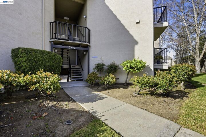 Property Photo: 39490 Albany Cmn X CA 94538