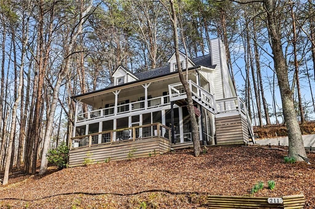 Property Photo:  211 Hillside Drive  GA 30183 