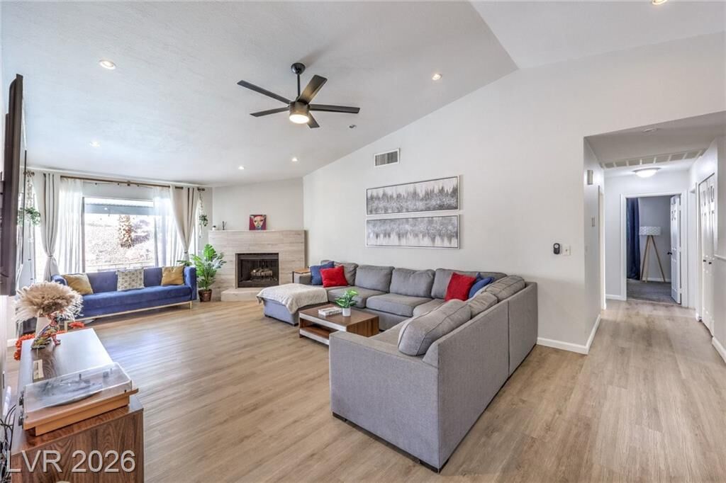 Property Photo: 1108 Pagosa Way NV 89128