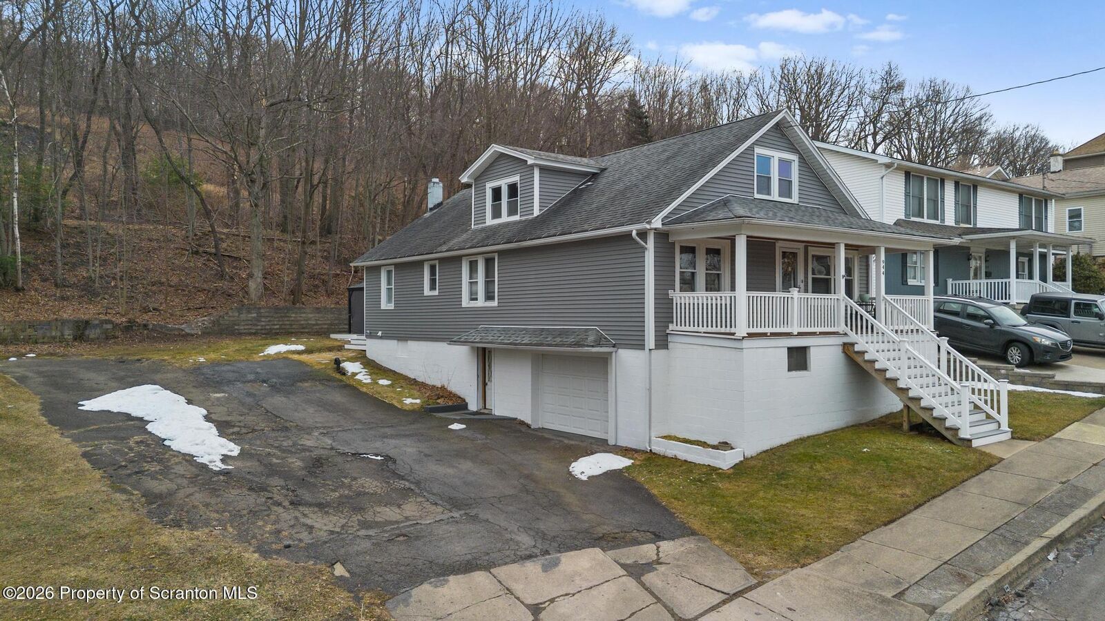 Property Photo:  944 Matthew Avenue  PA 18510 