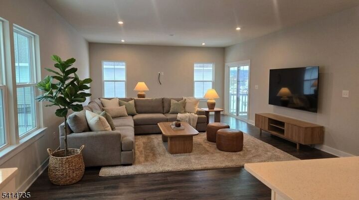 Property Photo:  4 Coopers Hawk Ct  NJ 07882 