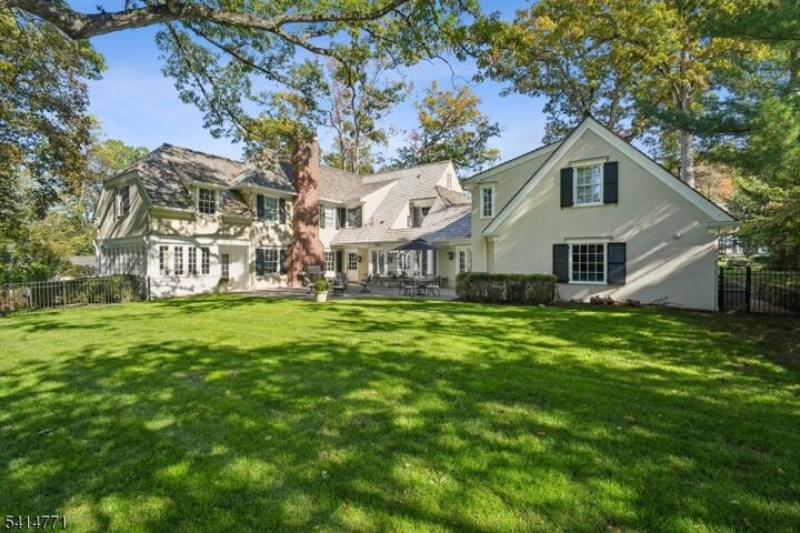 Property Photo:  55 Oxbow Lane  NJ 07901 