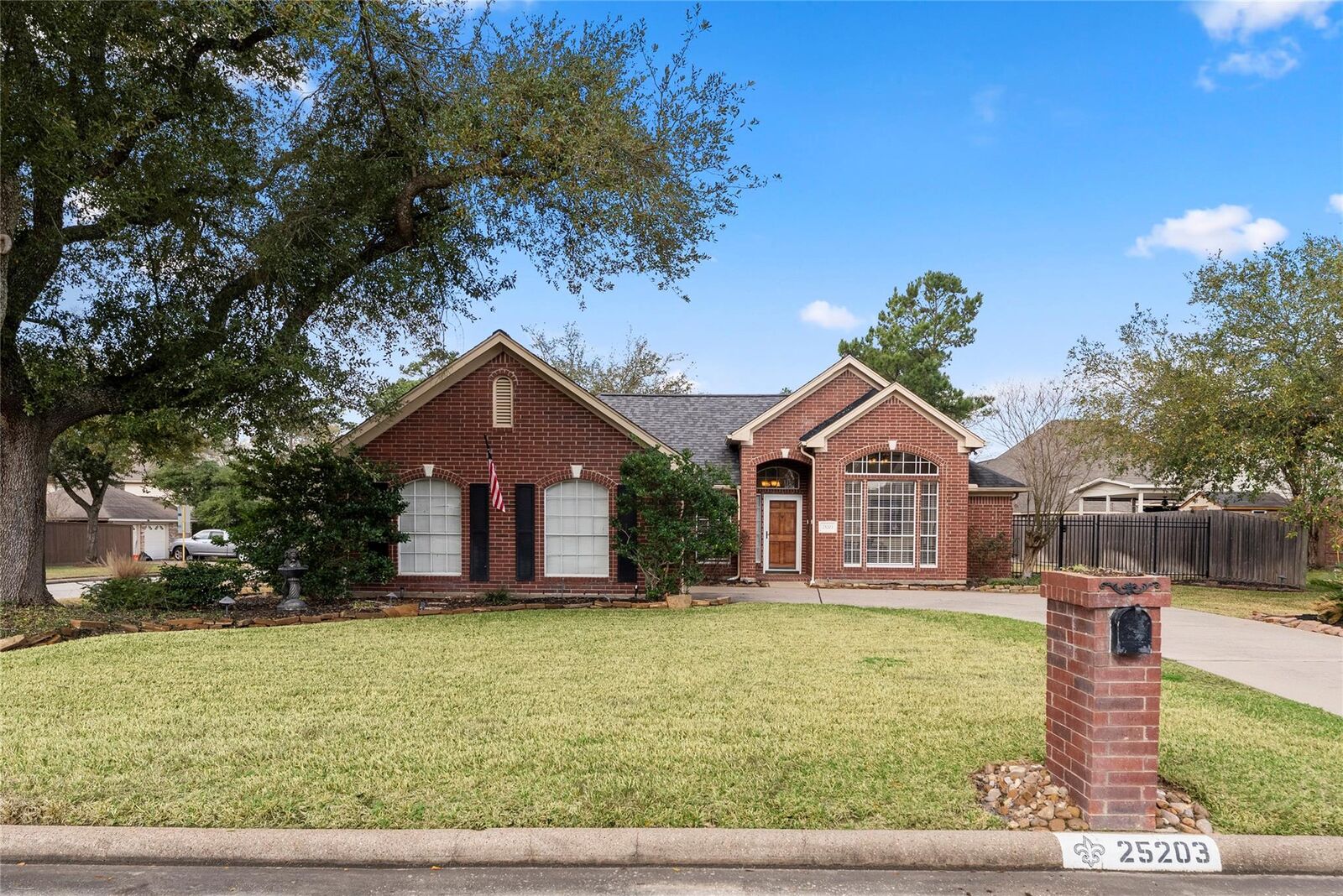 Property Photo: 25203 Burgh Castle Drive TX 77389