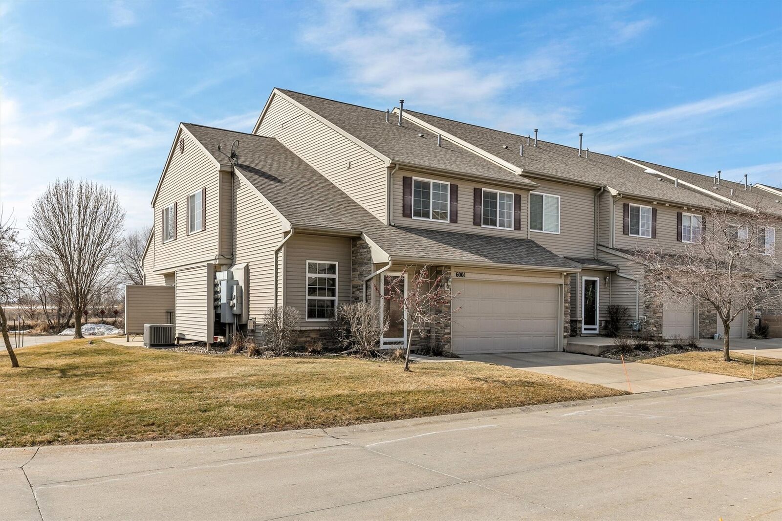 Property Photo:  601 Orchard Hills Drive 6001  IA 50211 