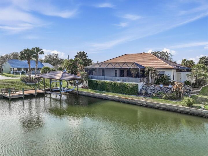 Property Photo:  17 Fleming Court  FL 32137 