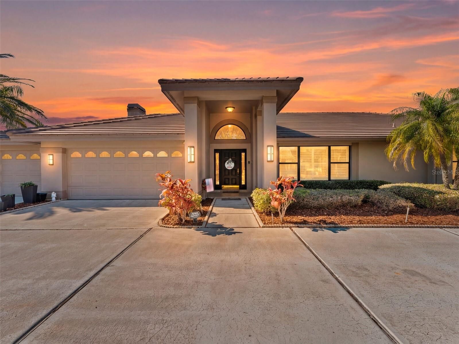 Property Photo: 4830 Longwater Way FL 33615