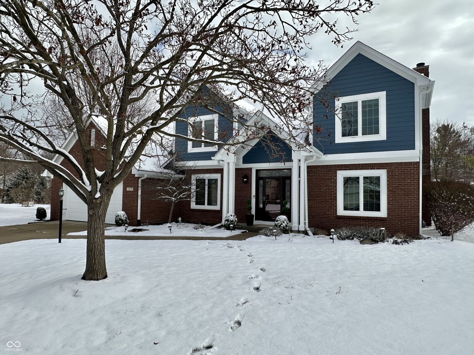 Property Photo:  9233 Lakewind Court  IN 46256 