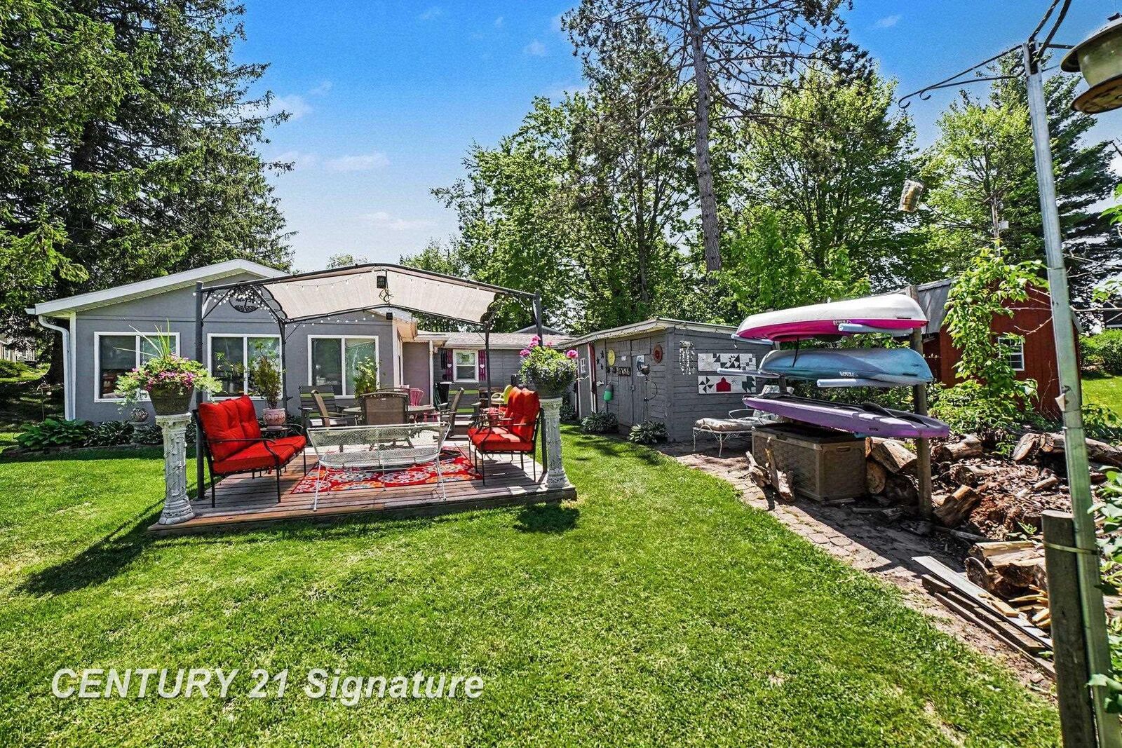 Property Photo:  152 Hilda Drive  MI 48622 
