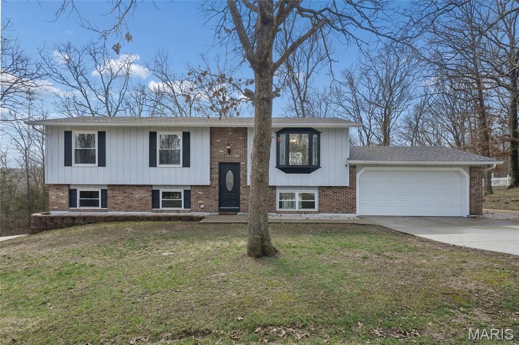 Property Photo:  8 Dogwood Lane  MO 63050 