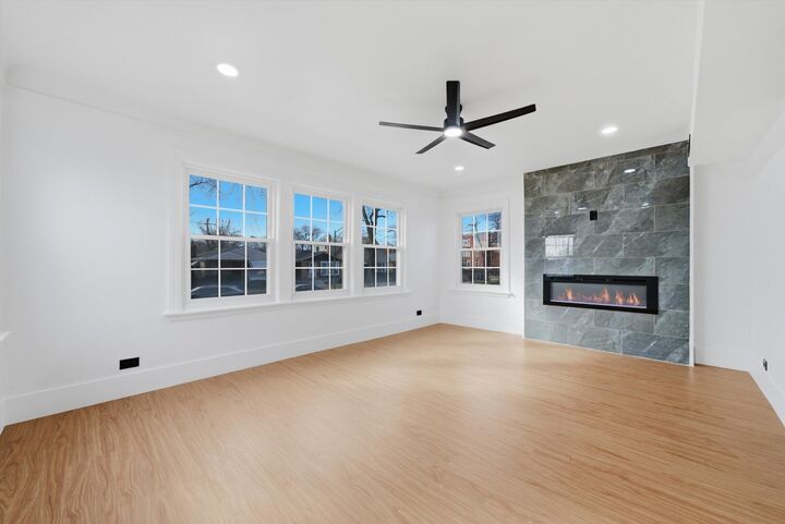 Property Photo: 40 W 81st Street IL 60620