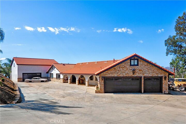 Property Photo: 30861 Blackhorse Drive CA 92587