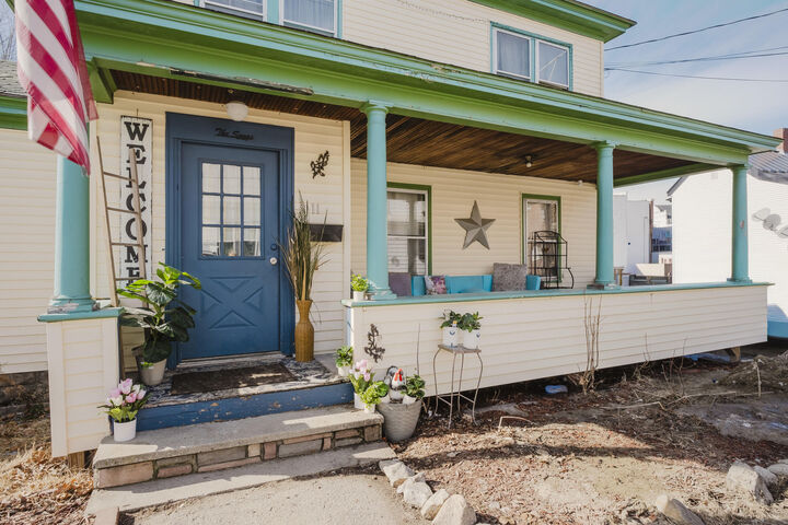 Property Photo:  11 Barrows Street  ME 04281 