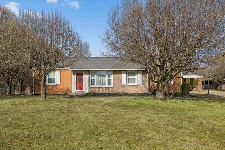 Property Photo:  905 Joyce Ln  TN 37216 