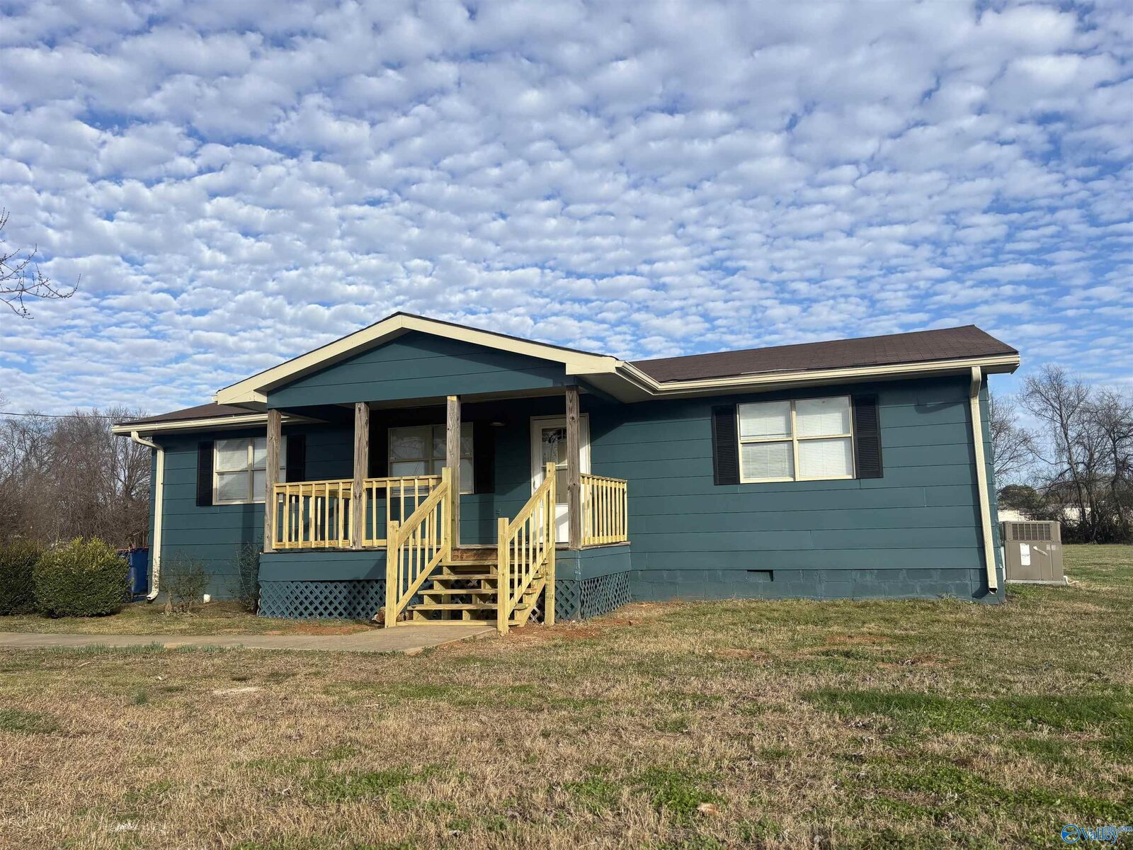 Property Photo:  726 Red Hat Road  AL 35601 