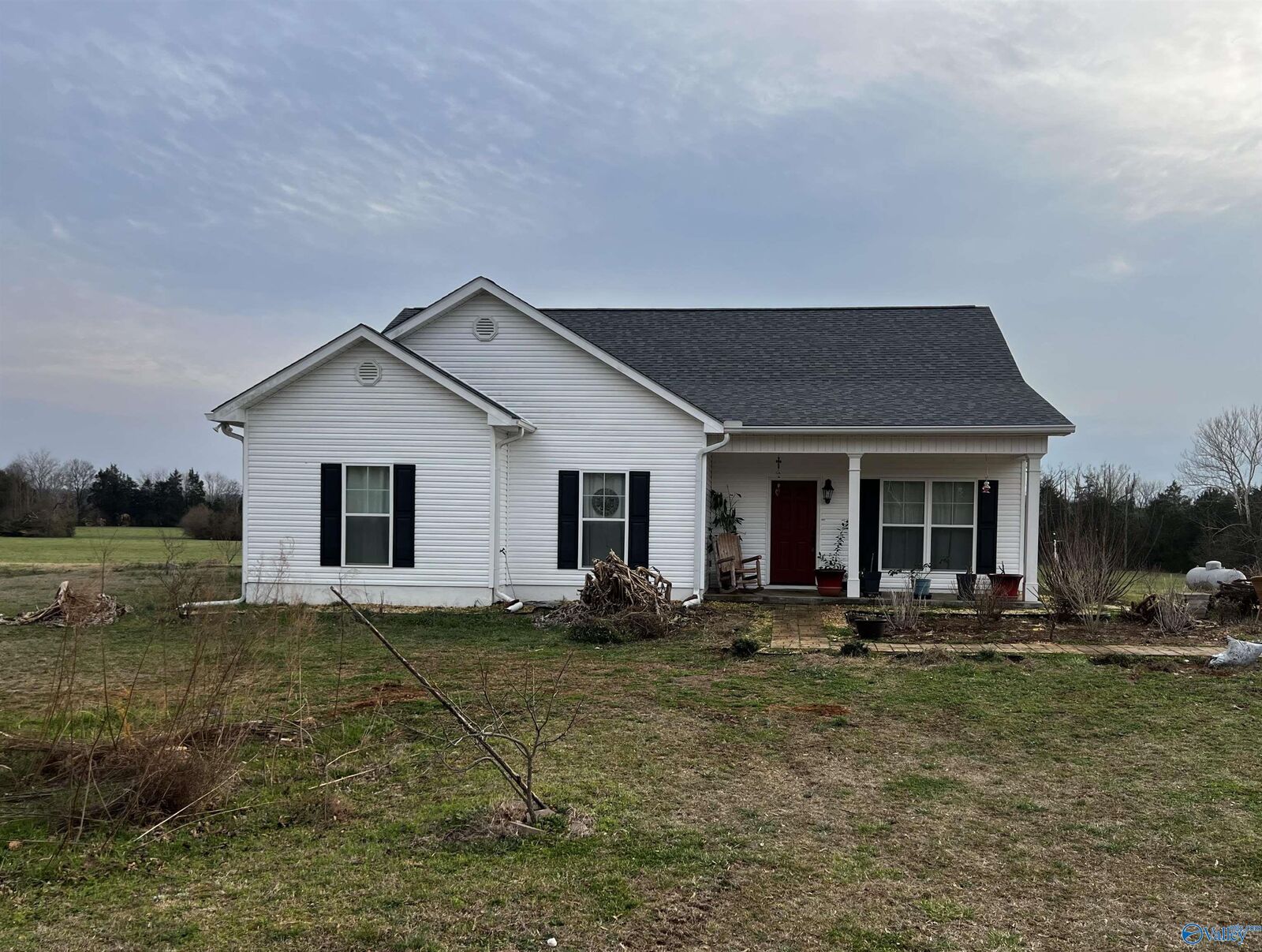 Property Photo: 123 County Road 176 AL 35650