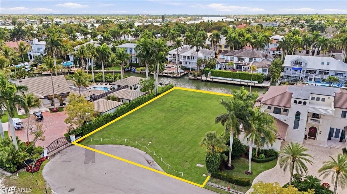 Property Photo:  754 16th Avenue S  FL 34102 
