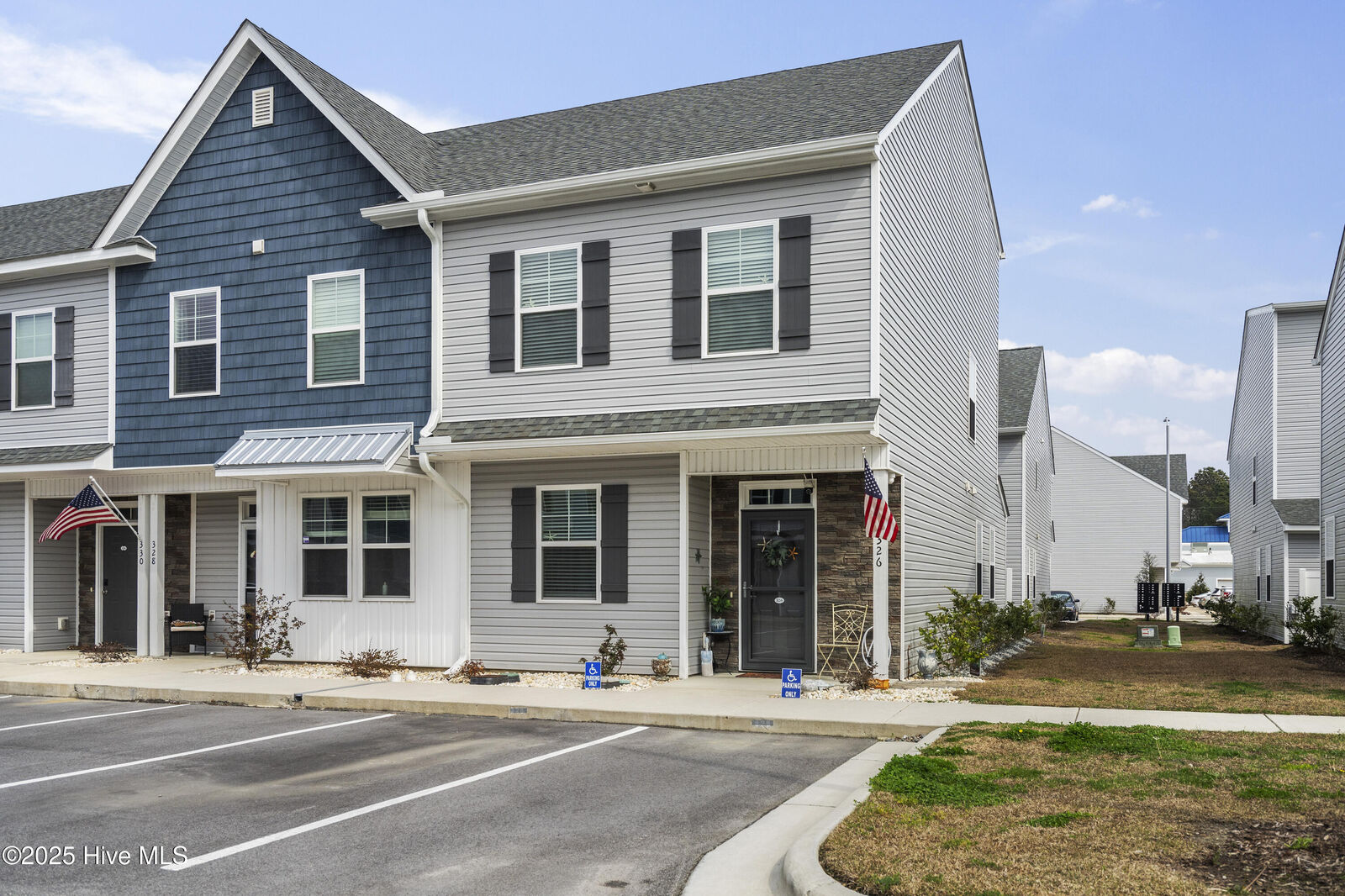 Property Photo:  326 Starfish Lane  NC 28460 