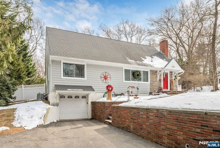 Property Photo:  320 Cedar Hill Avenue  NJ 07481 