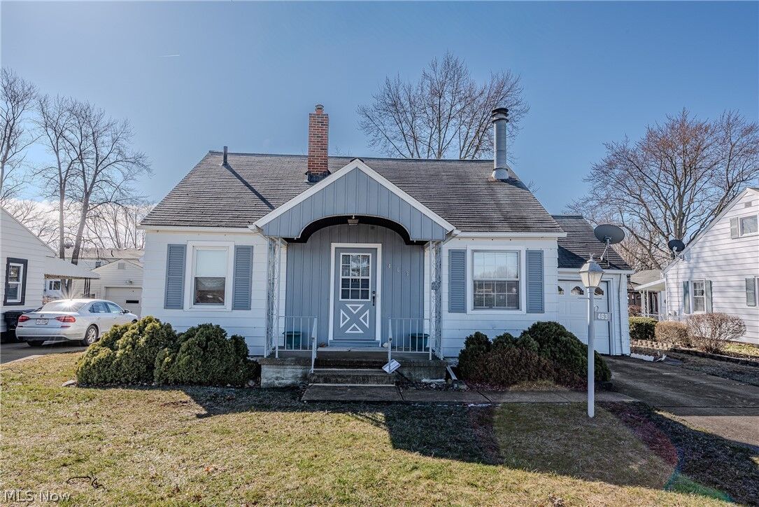 Property Photo:  463 Poplar Street  OH 44035 