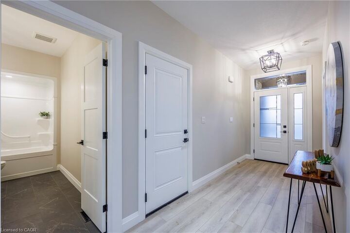 Property Photo: 377 Argyle Avenue ON N4B 0B2