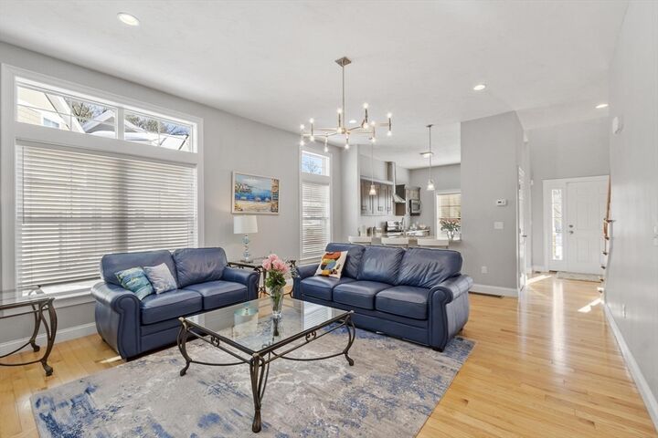 Property Photo:  2 Boardwalk Dr 2  MA 01810 