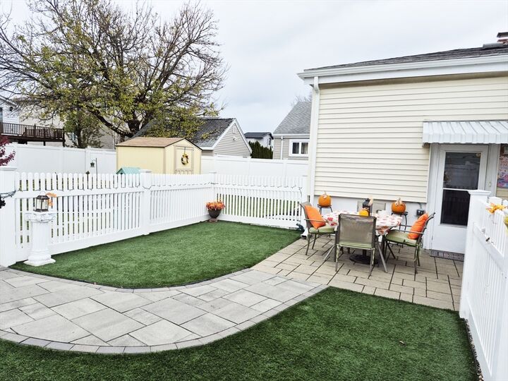 Property Photo:  92 Pemberton St 1  MA 02151 