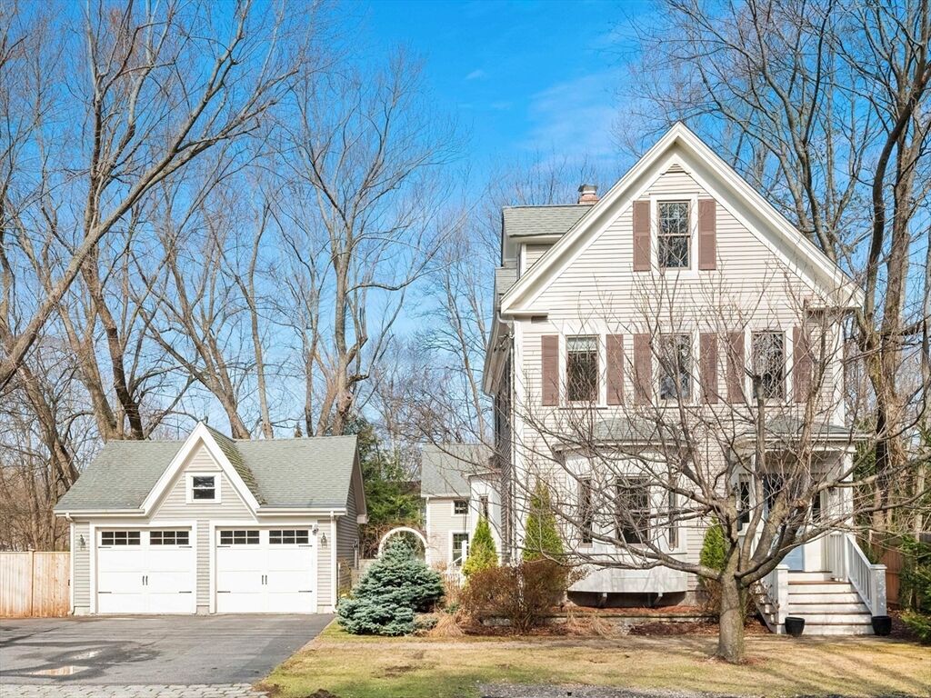 Property Photo:  20 Maple Street  MA 02420 