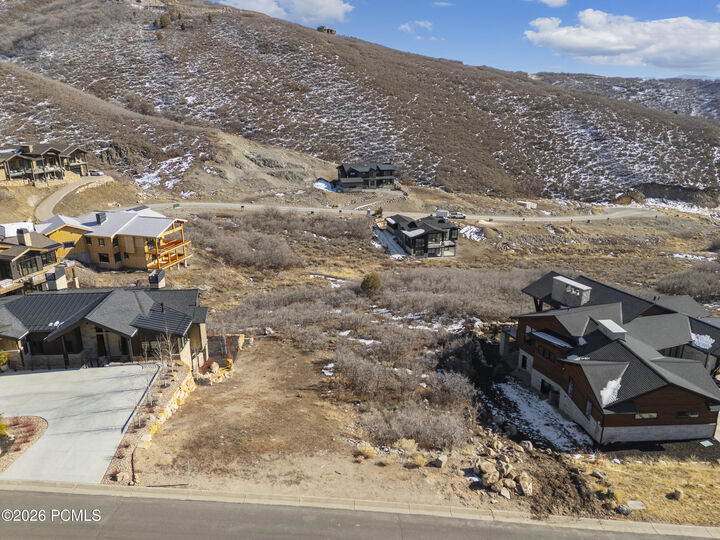 Property Photo: 11574 N Soaring Hawk Lane UT 84036