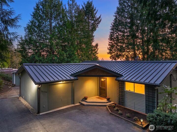 Property Photo:  17030  Tiger Mountain Road SE  WA 98027 