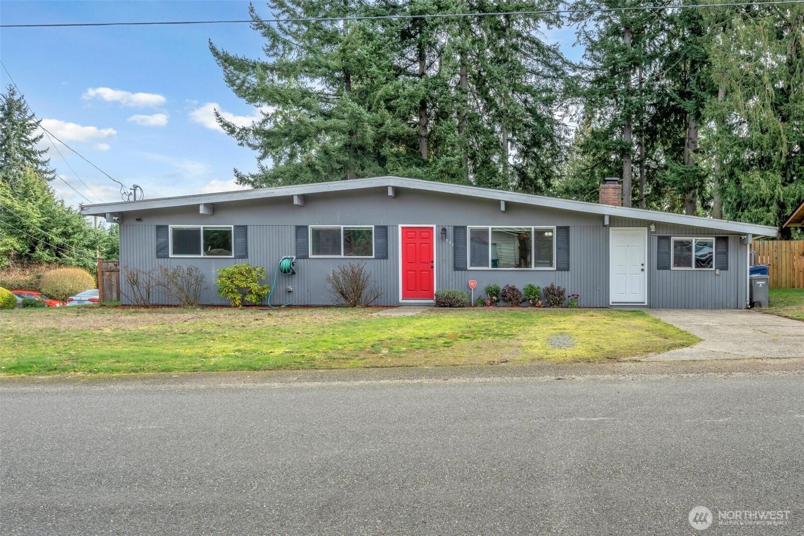 Property Photo:  33004  29th Avenue SW  WA 98023 