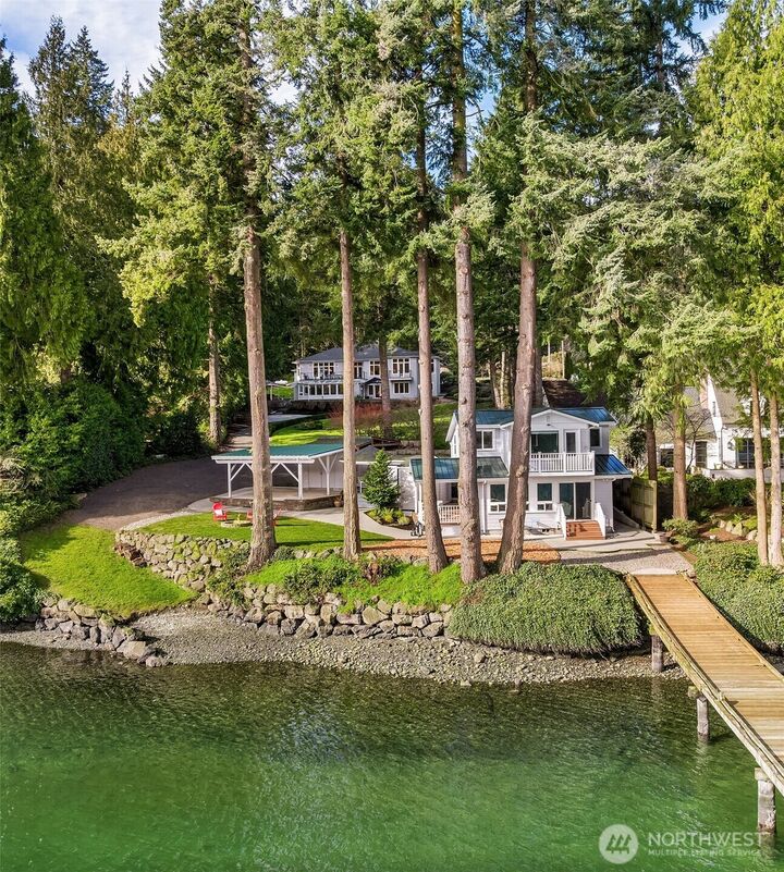 Property Photo: 11710 Arrow Point Drive NE WA 98110
