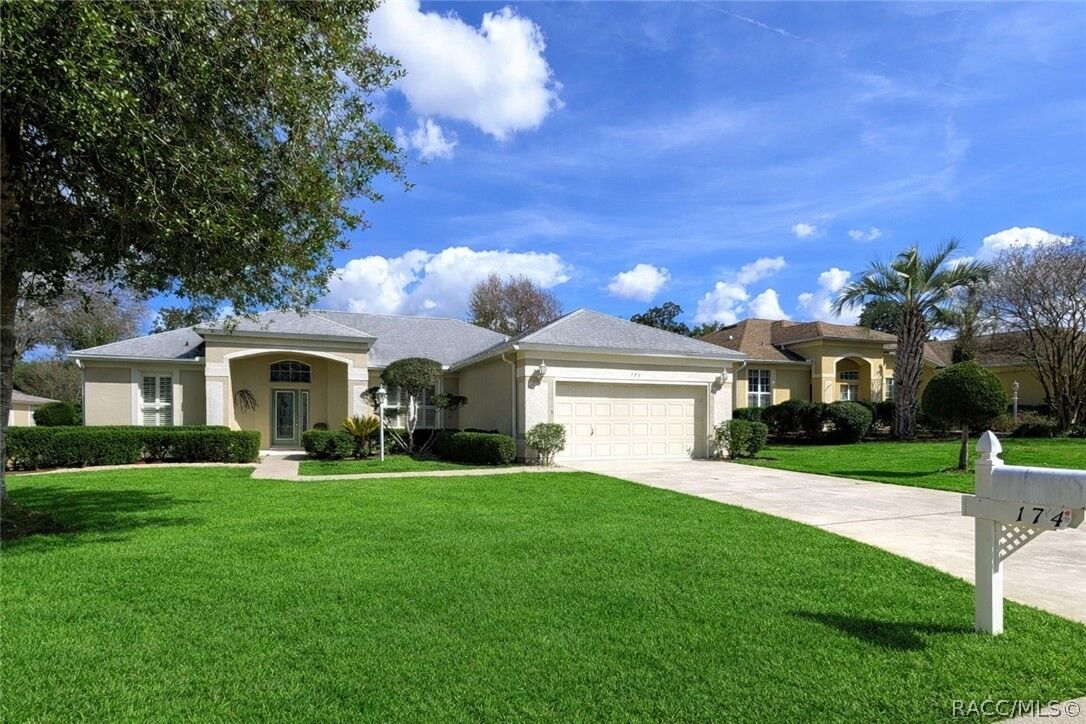 Property Photo: 174 W Romany Loop FL 34465