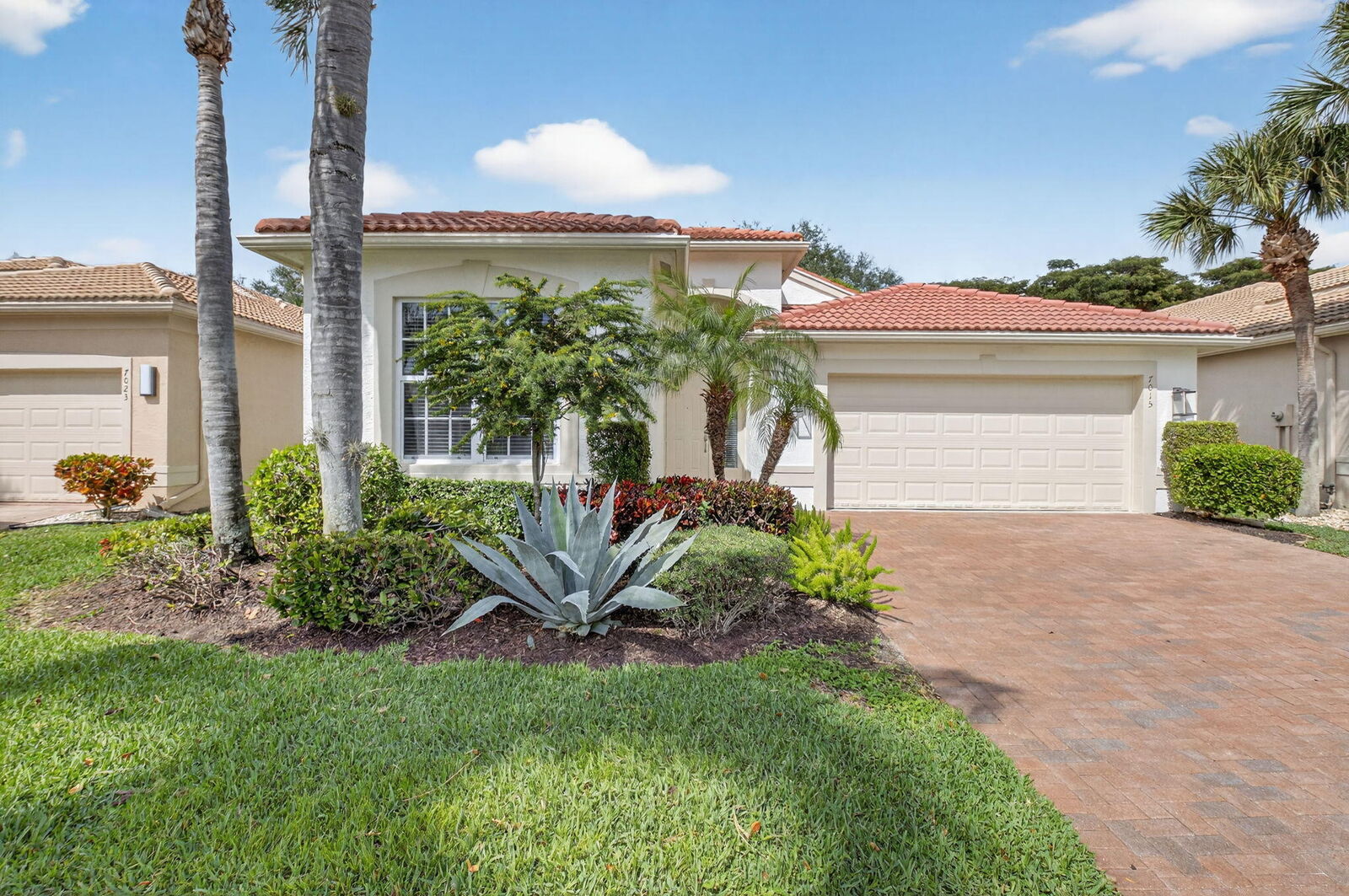 Property Photo: 7015 Imperial Beach Circle FL 33446