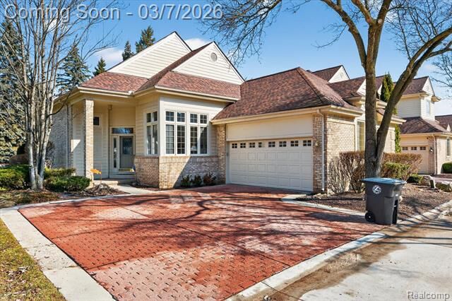 Property Photo:  38150 N Vista Drive  MI 48152 