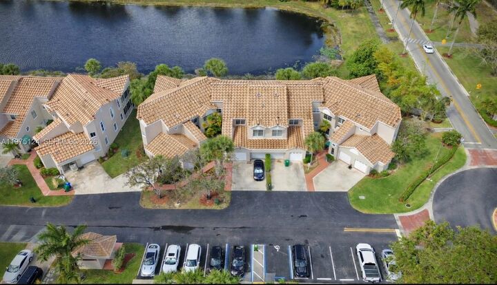 Property Photo: 14911 SW 15th St 14911 FL 33027