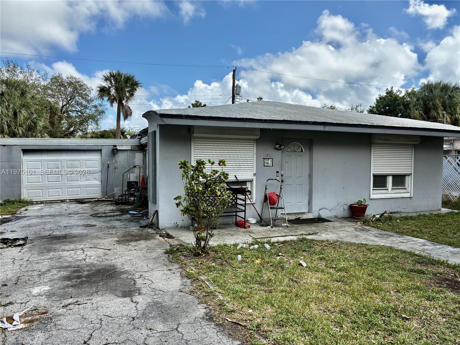 Property Photo:  2612 SW 14th Ave  FL 33315 