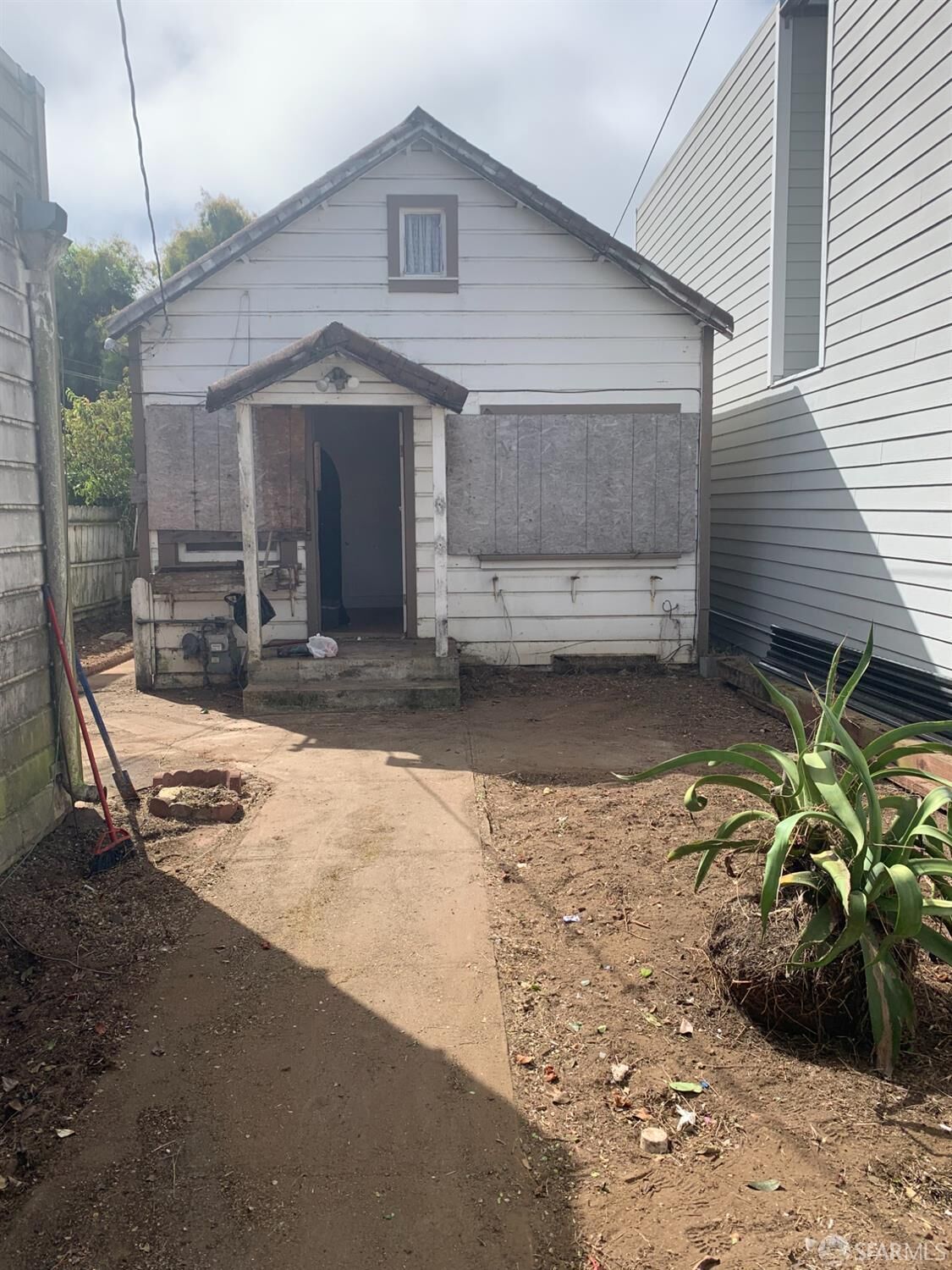 Property Photo: 271 Granada Avenue CA 94112