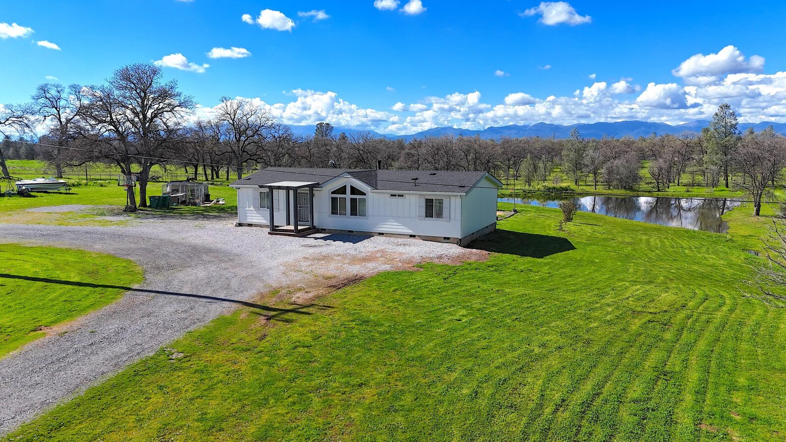 Property Photo: 11636 Homestead Lane CA 96003