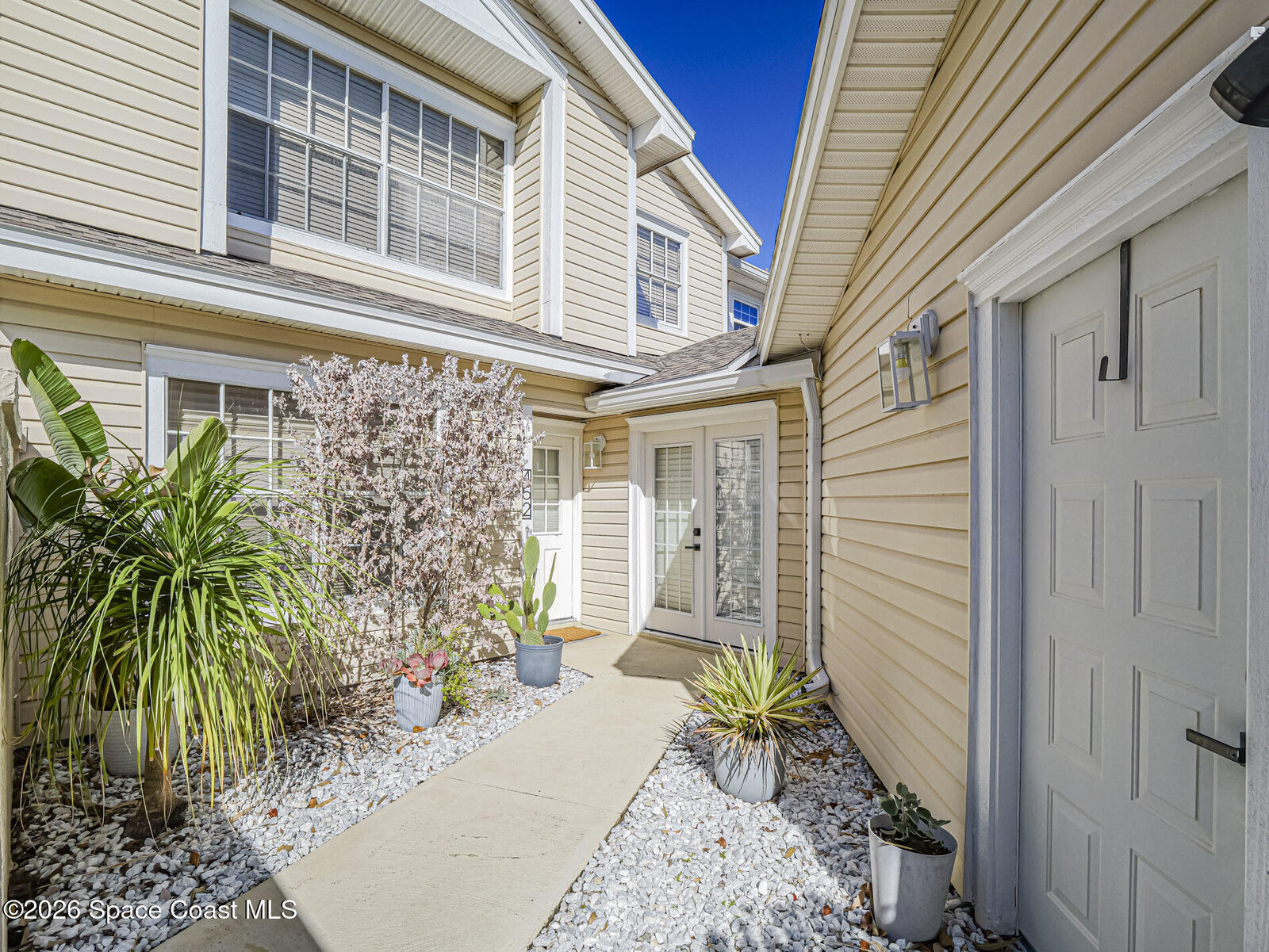 Property Photo: 452 Prestwick Court FL 32940