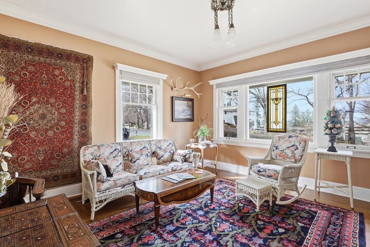 Property Photo:  109 W Sumner Ave  WA 99204 