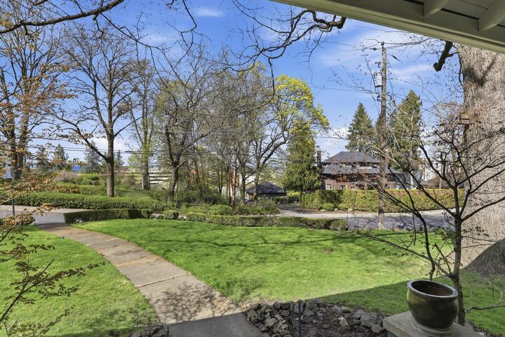 Property Photo:  109 W Sumner Ave  WA 99204 