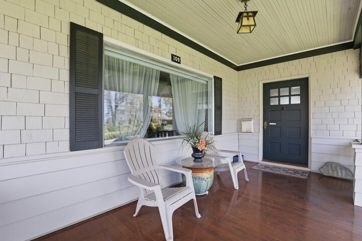 Property Photo:  109 W Sumner Ave  WA 99204 