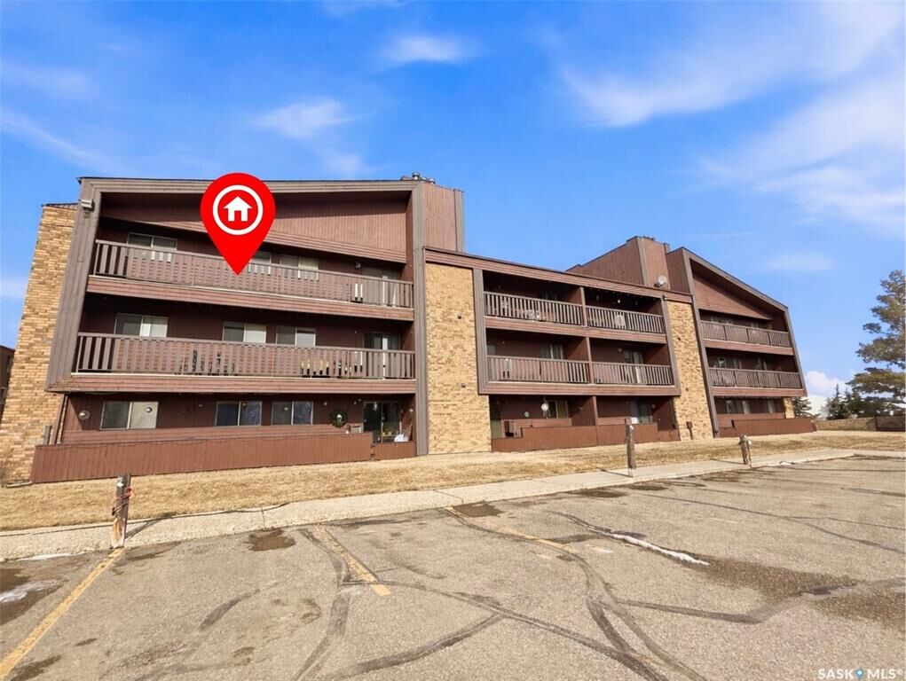 Property Photo: 1110 9th Avenue NE 301 SK S9H 2S9
