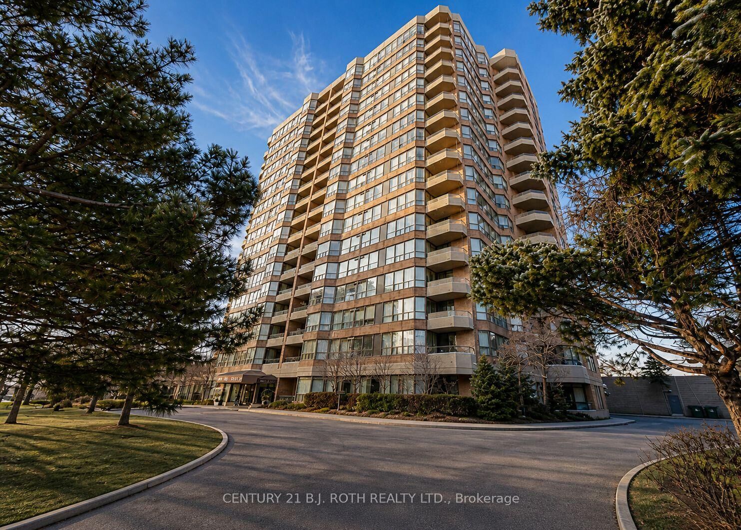 Property Photo: 268 Ridley Boulevard 314 ON M5M 4N3