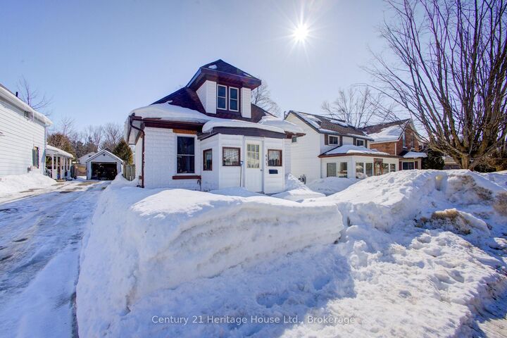 Photo de la propriété:  657 7th A Street E  ON N4K 1K4 