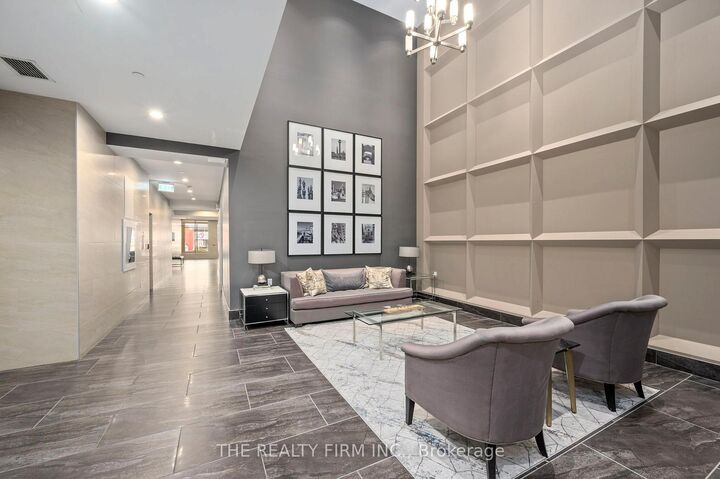Property Photo: 330 Ridout Street N 1708 ON N6A 0A7