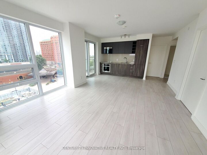 Property Photo:  2033 Kennedy Road 717  ON M1S 0L3 