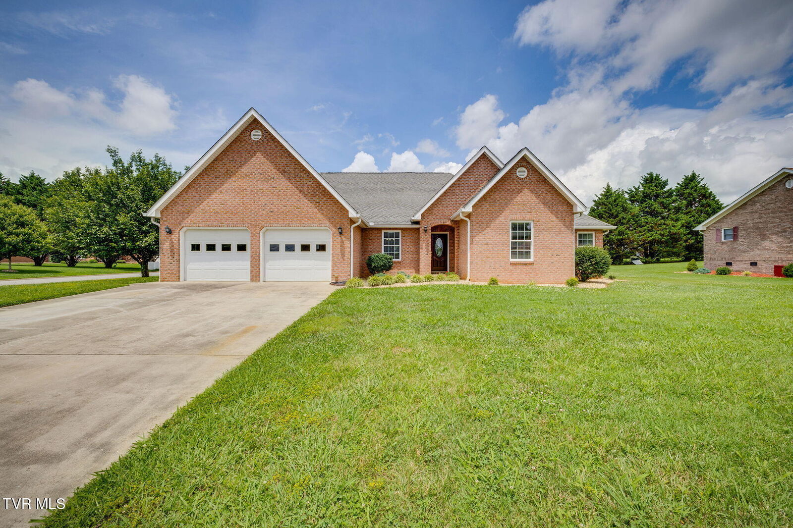 Property Photo:  15 East Dale Court  TN 37745 