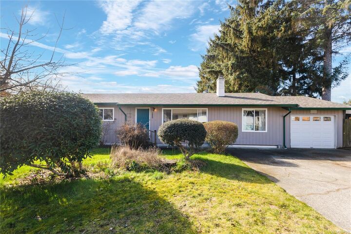 Property Photo:  1860 Cranberry Cir  BC V9W 5P9 